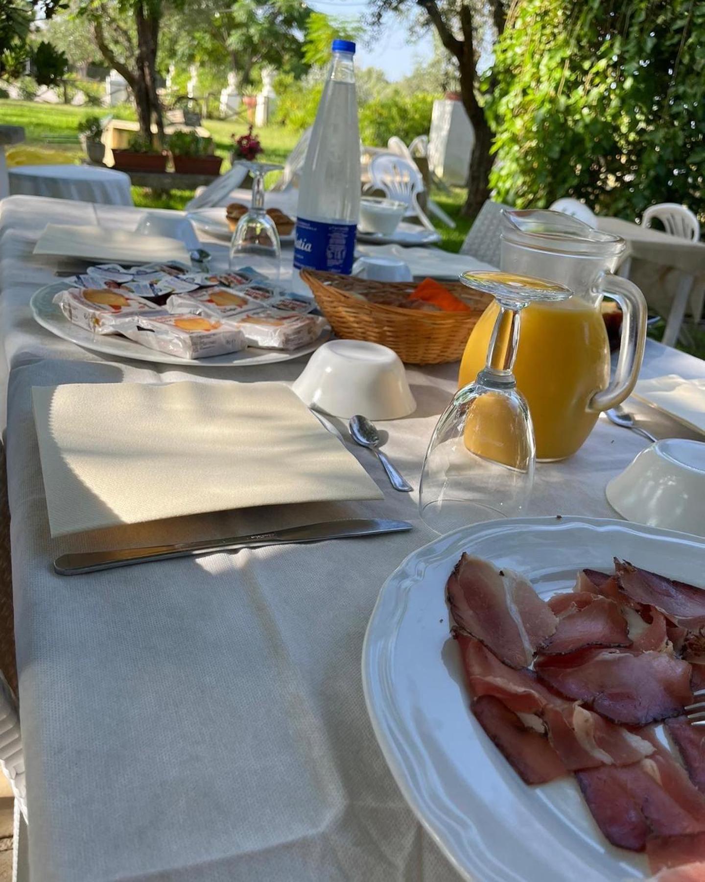 Agriturismo Tenuta La Monaca Aradeo Bagian luar foto